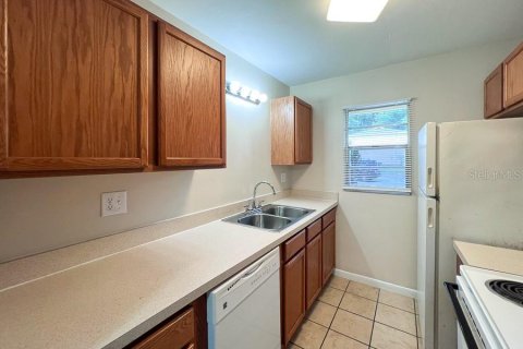 Townhouse in Gainesville, Florida 2 bedrooms, 92.16 sq.m. № 1901102 - photo 5