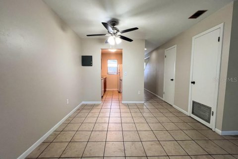 Townhouse in Gainesville, Florida 2 bedrooms, 92.16 sq.m. № 1901102 - photo 9