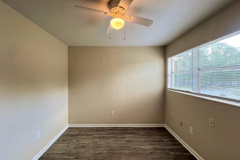 Townhouse in Gainesville, Florida 2 bedrooms, 92.16 sq.m. № 1901102 - photo 12