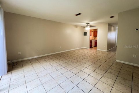 Townhouse in Gainesville, Florida 2 bedrooms, 92.16 sq.m. № 1901102 - photo 7