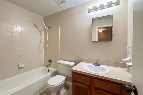 Townhouse in Gainesville, Florida 2 bedrooms, 92.16 sq.m. № 1901102 - photo 15