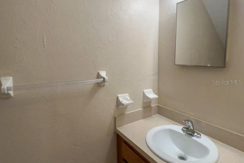 Townhouse in Gainesville, Florida 2 bedrooms, 92.16 sq.m. № 1901102 - photo 10