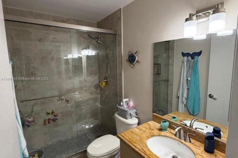 House in Miami, Florida 3 bedrooms, 146.97 sq.m. № 1683540 - photo 19