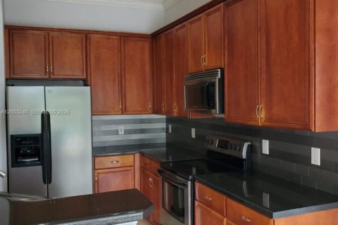House in Weston, Florida 3 bedrooms, 141.4 sq.m. № 2069706 - photo 7