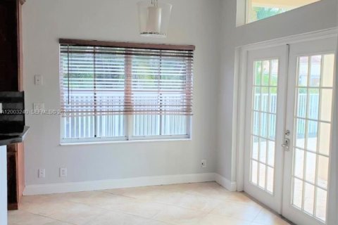 House in Weston, Florida 3 bedrooms, 141.4 sq.m. № 2069706 - photo 12