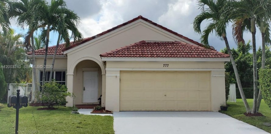 House in Weston, Florida 3 bedrooms, 141.4 sq.m. № 2069706