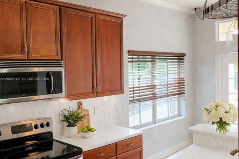House in Weston, Florida 3 bedrooms, 141.4 sq.m. № 2069706 - photo 10