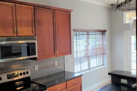 House in Weston, Florida 3 bedrooms, 141.4 sq.m. № 2069706 - photo 9