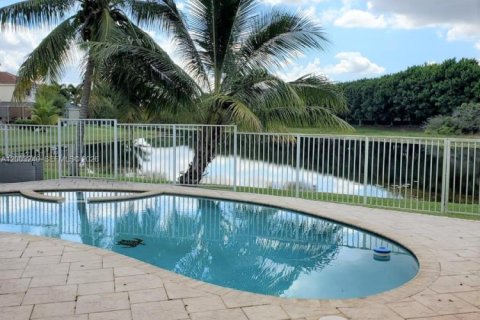 House in Weston, Florida 3 bedrooms, 141.4 sq.m. № 2069706 - photo 30