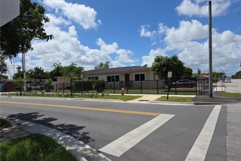 Квартира в Хайалиа, Флорида 2 спальни, 177.44м2 № 1947096