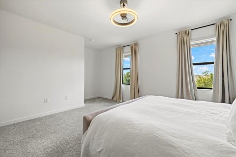 Townhouse in Lakewood Ranch, Florida 3 bedrooms, 178.84 sq.m. № 1911820 - photo 21