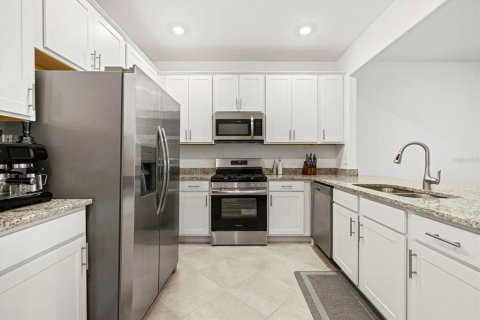 Townhouse in Lakewood Ranch, Florida 3 bedrooms, 178.84 sq.m. № 1911820 - photo 13