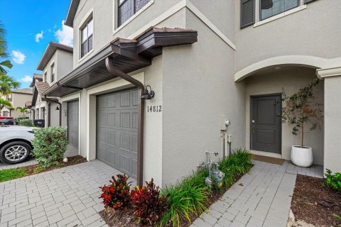 Townhouse in Lakewood Ranch, Florida 3 bedrooms, 178.84 sq.m. № 1911820 - photo 4