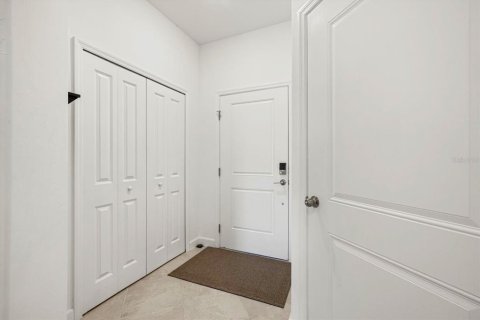 Townhouse in Lakewood Ranch, Florida 3 bedrooms, 178.84 sq.m. № 1911820 - photo 18