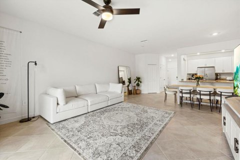 Townhouse in Lakewood Ranch, Florida 3 bedrooms, 178.84 sq.m. № 1911820 - photo 7