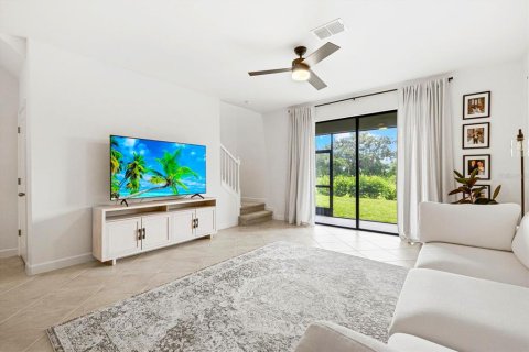 Townhouse in Lakewood Ranch, Florida 3 bedrooms, 178.84 sq.m. № 1911820 - photo 6