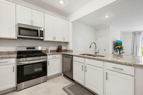 Townhouse in Lakewood Ranch, Florida 3 bedrooms, 178.84 sq.m. № 1911820 - photo 14