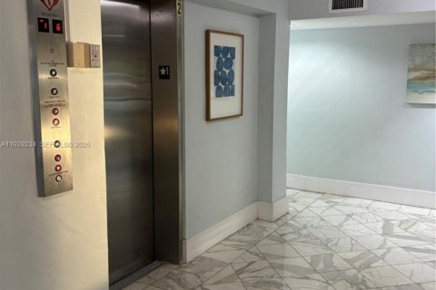 Copropriété à vendre à North Miami, Floride: 2 chambres, 89.46 m2 № 1987576 - photo 15