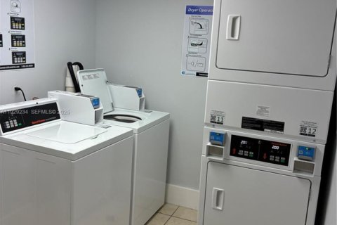 Copropriété à vendre à North Miami, Floride: 2 chambres, 89.46 m2 № 1987576 - photo 14