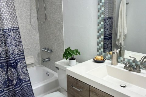 Copropriété à vendre à North Miami, Floride: 2 chambres, 89.46 m2 № 1987576 - photo 7