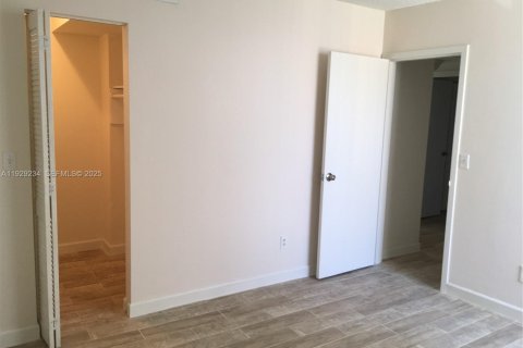 Copropriété à vendre à North Miami, Floride: 2 chambres, 89.46 m2 № 1987576 - photo 13