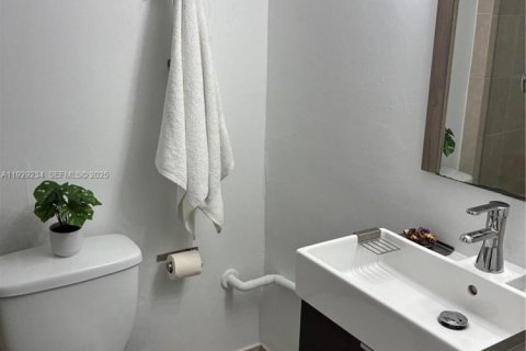 Copropriété à vendre à North Miami, Floride: 2 chambres, 89.46 m2 № 1987576 - photo 11