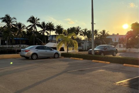 Copropriété à vendre à North Miami, Floride: 2 chambres, 89.46 m2 № 1987576 - photo 18
