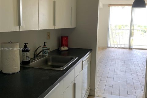 Copropriété à vendre à North Miami, Floride: 2 chambres, 89.46 m2 № 1987576 - photo 6