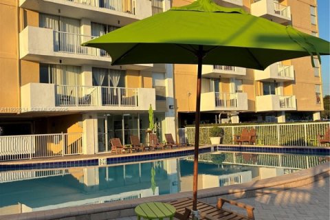 Copropriété à vendre à North Miami, Floride: 2 chambres, 89.46 m2 № 1987576 - photo 17