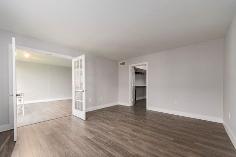 Condo in Clearwater, Florida, 2 bedrooms  № 2210746 - photo 14