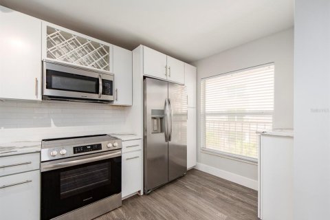 Condo in Clearwater, Florida, 2 bedrooms  № 2210746 - photo 4