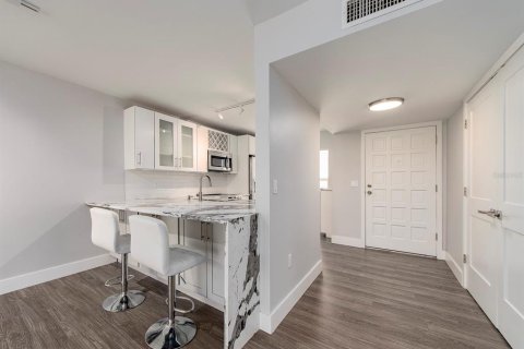 Condo in Clearwater, Florida, 2 bedrooms  № 2210746 - photo 3