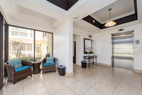 Condo in Clearwater, Florida, 2 bedrooms  № 2210746 - photo 24
