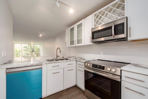 Condo in Clearwater, Florida, 2 bedrooms  № 2210746 - photo 5