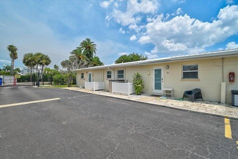 House in Sarasota, Florida 1 bedroom, 67.63 sq.m. № 2203692 - photo 2