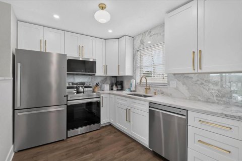 House in Sarasota, Florida 1 bedroom, 67.63 sq.m. № 2203692 - photo 5