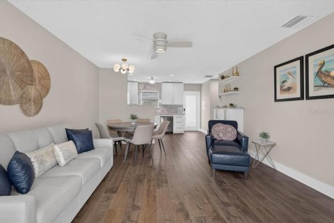 House in Sarasota, Florida 1 bedroom, 67.63 sq.m. № 2203692 - photo 13