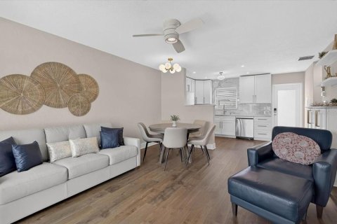 House in Sarasota, Florida 1 bedroom, 67.63 sq.m. № 2203692 - photo 10