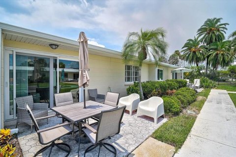 House in Sarasota, Florida 1 bedroom, 67.63 sq.m. № 2203692 - photo 18