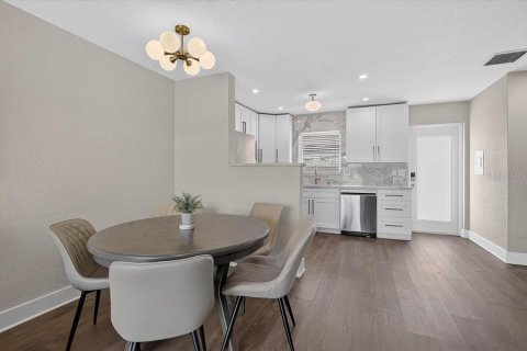 House in Sarasota, Florida 1 bedroom, 67.63 sq.m. № 2203692 - photo 7