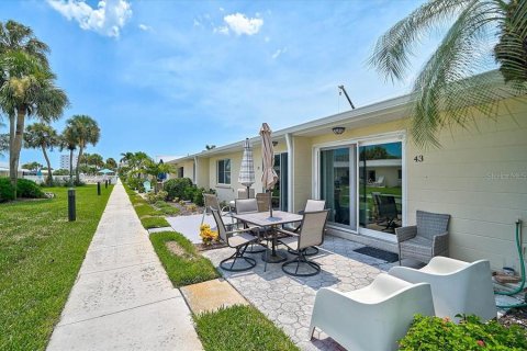 House in Sarasota, Florida 1 bedroom, 67.63 sq.m. № 2203692 - photo 3