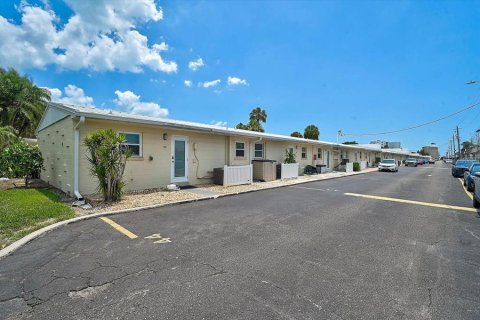 House in Sarasota, Florida 1 bedroom, 67.63 sq.m. № 2203692 - photo 21