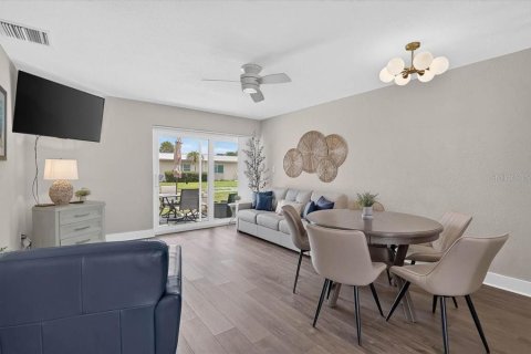 House in Sarasota, Florida 1 bedroom, 67.63 sq.m. № 2203692 - photo 9