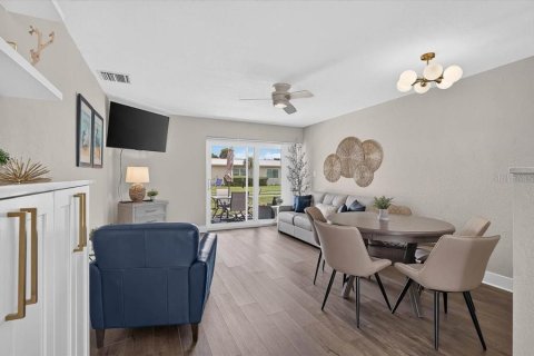 House in Sarasota, Florida 1 bedroom, 67.63 sq.m. № 2203692 - photo 8