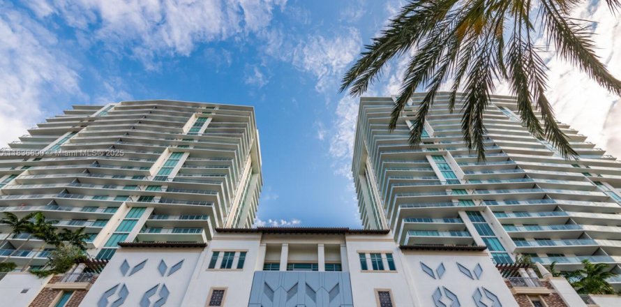 Condo à Sunny Isles Beach, Floride, 2 chambres  № 1821820