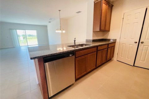 Villa ou maison à louer à Davenport, Floride: 4 chambres, 218.32 m2 № 1829347 - photo 6