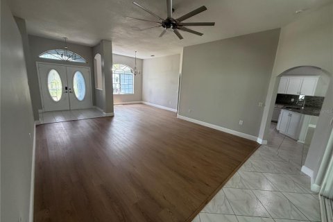 Casa en venta en Spring Hill, Florida, 3 dormitorios, 194.82 m2 № 2386252 - foto 5
