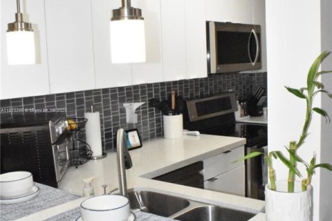 Condo in Coral Springs, Florida, 2 bedrooms  № 1758844 - photo 15