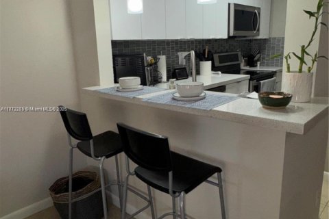 Condo in Coral Springs, Florida, 2 bedrooms  № 1758844 - photo 13