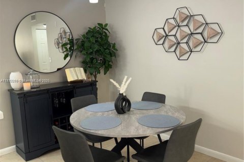 Condo in Coral Springs, Florida, 2 bedrooms  № 1758844 - photo 10